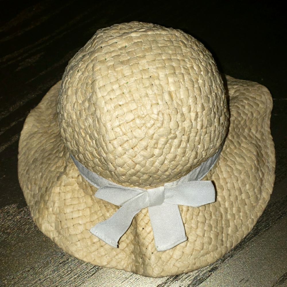 Adorable 0-6 months Straw Hat from Old Navy